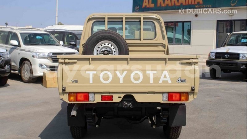 Big with watermark toyota land cruiser al jazirah state import dubai 2608