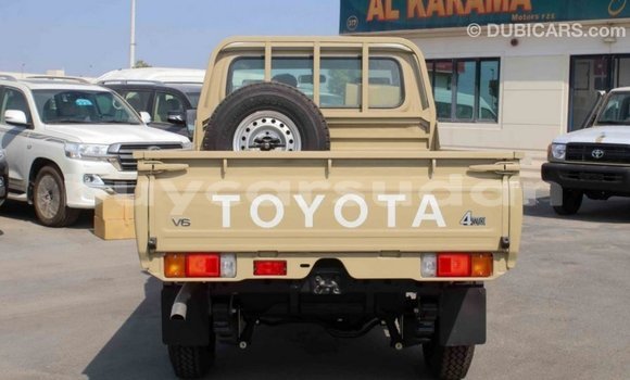 Acheter Import Voiture Toyota Land Cruiser Beige à Import - Dubai, État d'Al Jazirah Acheter Import Voiture Toyota Land Cruiser Beige à Import - Dubai, État d'Al Jazirah
