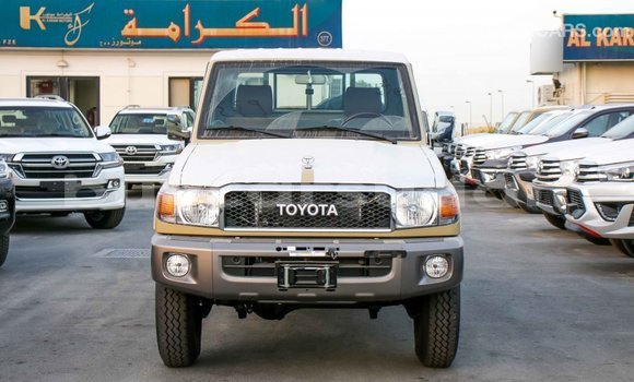 Buy Import Toyota Land Cruiser Beige Car in Import - Dubai in Al Jazirah State Buy Import Toyota Land Cruiser Beige Car in Import - Dubai in Al Jazirah State