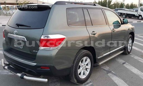 Buy Import Toyota Highlander Green Car in Import - Dubai in Al Jazirah State Buy Import Toyota Highlander Green Car in Import - Dubai in Al Jazirah State