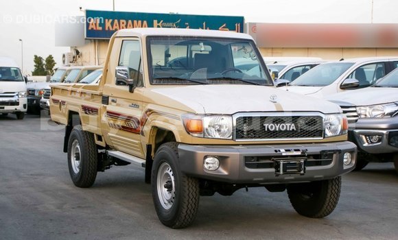 Buy Import Toyota Land Cruiser Beige Car in Import - Dubai in Al Jazirah State Buy Import Toyota Land Cruiser Beige Car in Import - Dubai in Al Jazirah State