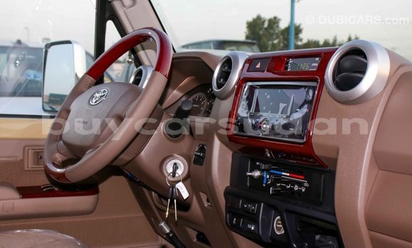 Buy Import Toyota Land Cruiser Beige Car in Import - Dubai in Al Jazirah State Buy Import Toyota Land Cruiser Beige Car in Import - Dubai in Al Jazirah State