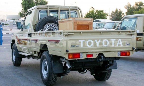 Buy Import Toyota Land Cruiser Beige Car in Import - Dubai in Al Jazirah State Buy Import Toyota Land Cruiser Beige Car in Import - Dubai in Al Jazirah State