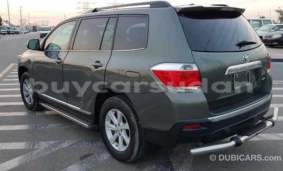 Buy Import Toyota Highlander Green Car in Import - Dubai in Al Jazirah State Buy Import Toyota Highlander Green Car in Import - Dubai in Al Jazirah State