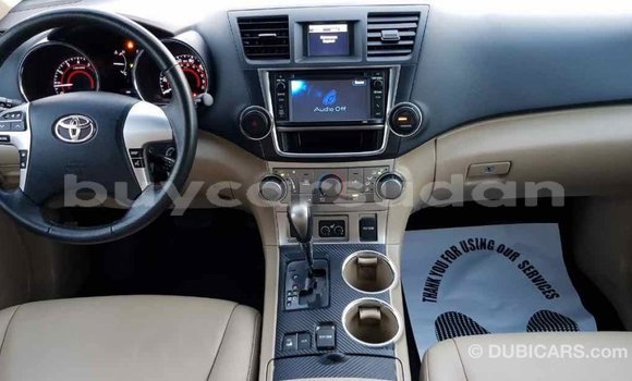 Buy Import Toyota Highlander Green Car in Import - Dubai in Al Jazirah State Buy Import Toyota Highlander Green Car in Import - Dubai in Al Jazirah State