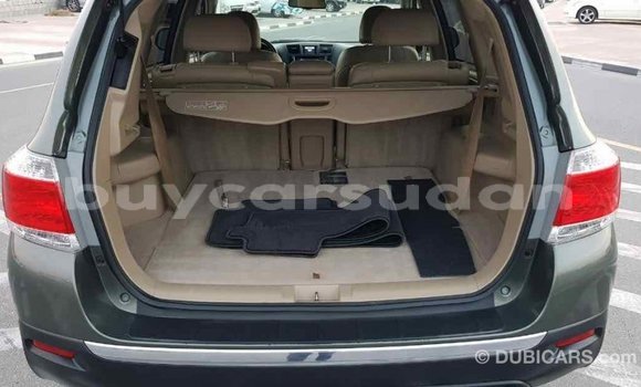 Buy Import Toyota Highlander Green Car in Import - Dubai in Al Jazirah State Buy Import Toyota Highlander Green Car in Import - Dubai in Al Jazirah State