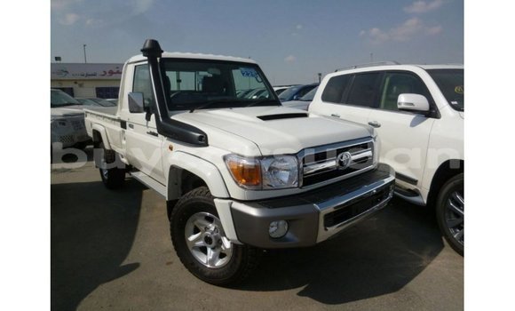 Acheter Import Voiture Toyota Land Cruiser Blanc à Import - Dubai, État d'Al Jazirah Acheter Import Voiture Toyota Land Cruiser Blanc à Import - Dubai, État d'Al Jazirah