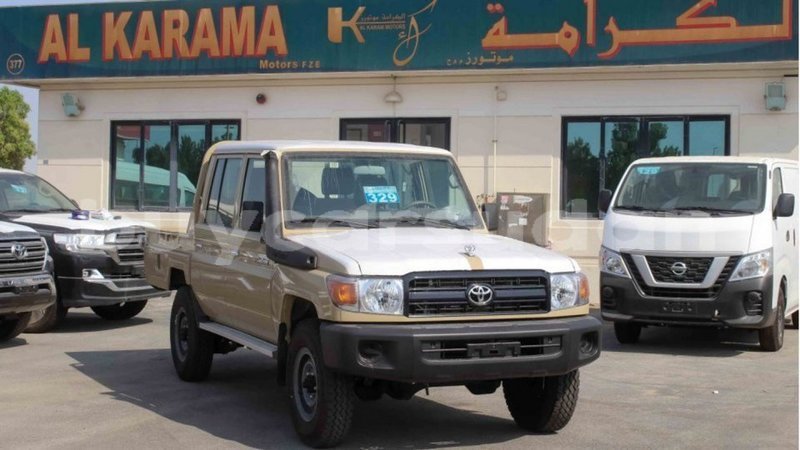 Big with watermark toyota land cruiser al jazirah state import dubai 2620