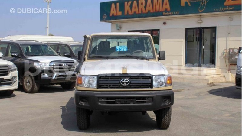 Big with watermark toyota land cruiser al jazirah state import dubai 2620