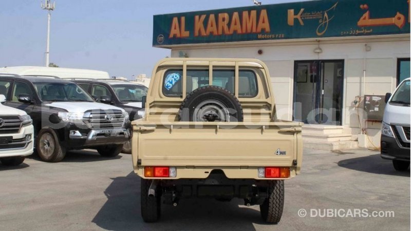 Big with watermark toyota land cruiser al jazirah state import dubai 2620