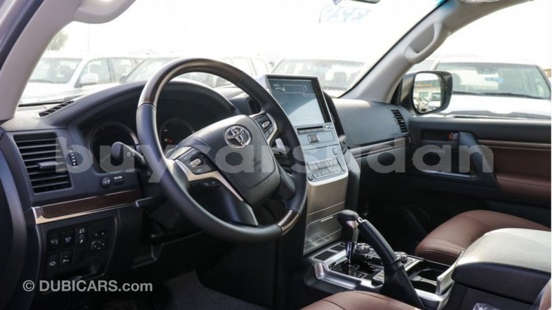 Big with watermark toyota land cruiser al jazirah state import dubai 2621