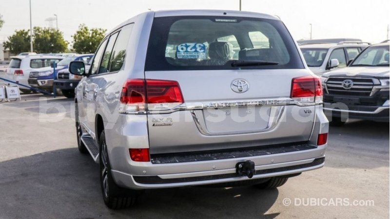 Big with watermark toyota land cruiser al jazirah state import dubai 2621