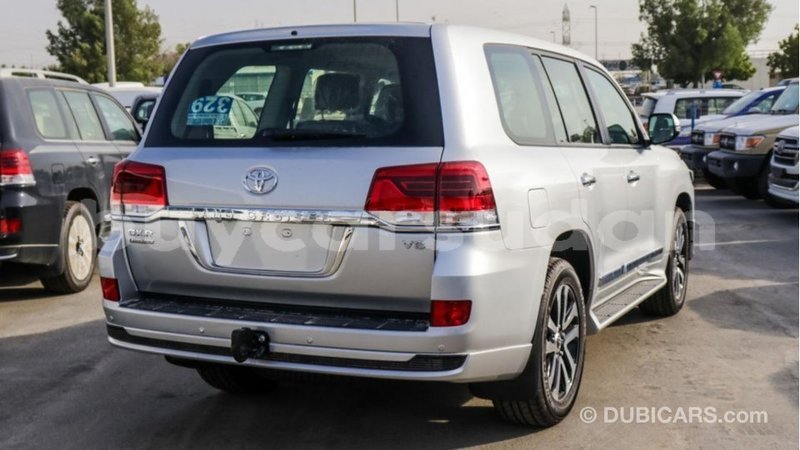 Big with watermark toyota land cruiser al jazirah state import dubai 2621