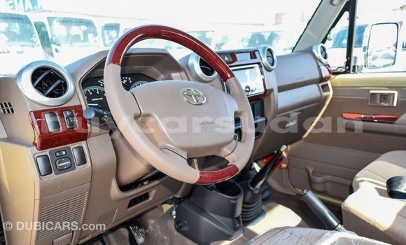 Buy Import Toyota Land Cruiser Beige Car in Import - Dubai in Al Jazirah State Buy Import Toyota Land Cruiser Beige Car in Import - Dubai in Al Jazirah State