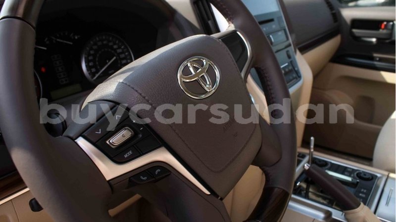 Big with watermark toyota land cruiser al jazirah state import dubai 2624