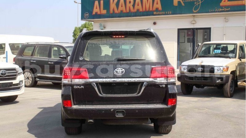 Big with watermark toyota land cruiser al jazirah state import dubai 2624