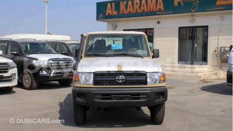 Big with watermark toyota land cruiser al jazirah state import dubai 2625