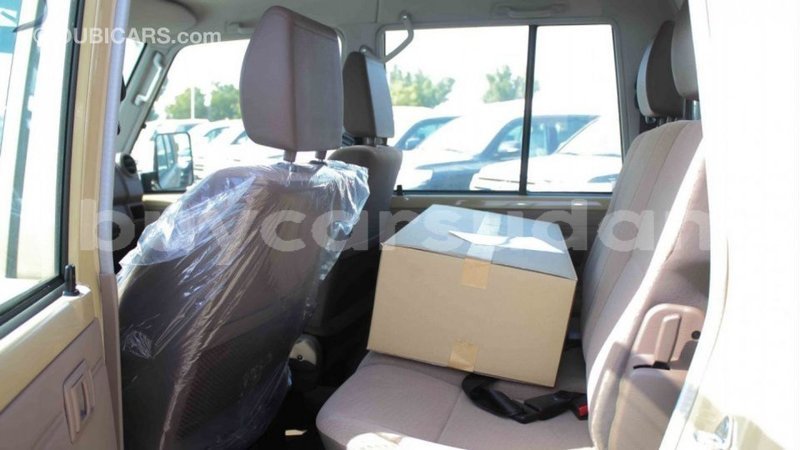 Big with watermark toyota land cruiser al jazirah state import dubai 2625