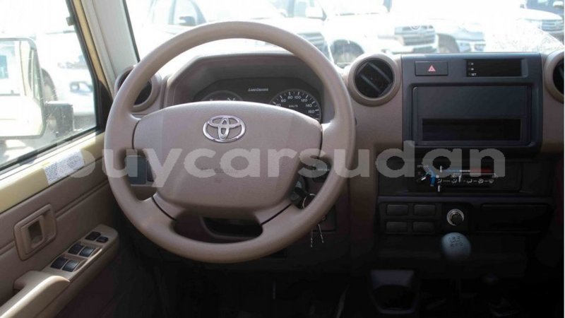 Big with watermark toyota land cruiser al jazirah state import dubai 2625
