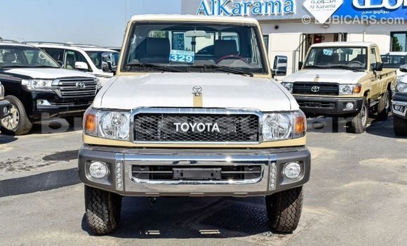 Buy Import Toyota Land Cruiser Beige Car in Import - Dubai in Al Jazirah State Buy Import Toyota Land Cruiser Beige Car in Import - Dubai in Al Jazirah State