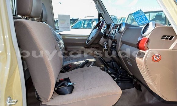 Buy Import Toyota Land Cruiser Beige Car in Import - Dubai in Al Jazirah State Buy Import Toyota Land Cruiser Beige Car in Import - Dubai in Al Jazirah State
