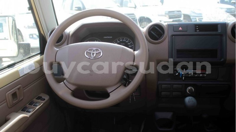 Big with watermark toyota land cruiser al jazirah state import dubai 2631