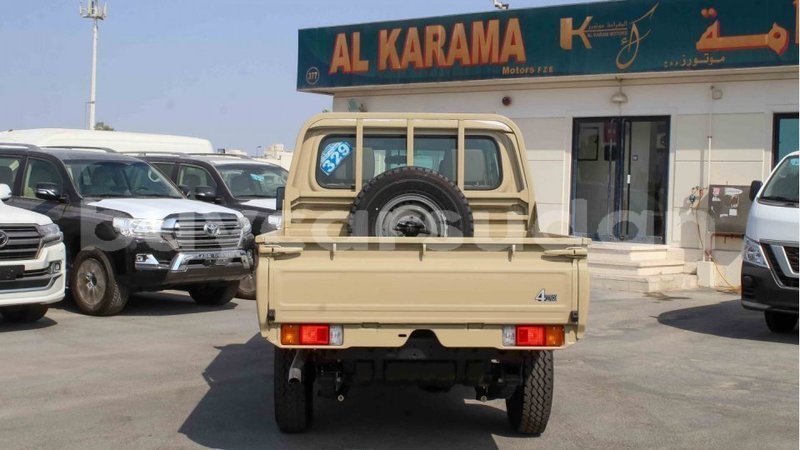 Big with watermark toyota land cruiser al jazirah state import dubai 2631