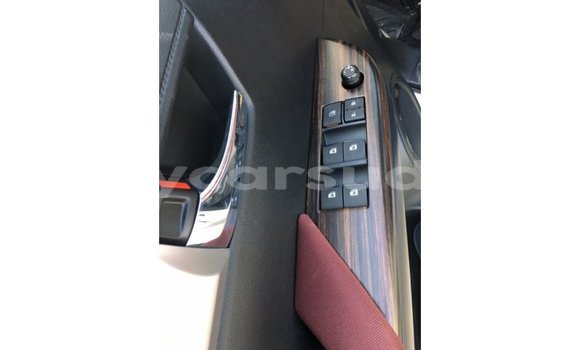 Buy Import Toyota Hilux White Car in Import - Dubai in Al Jazirah State Buy Import Toyota Hilux White Car in Import - Dubai in Al Jazirah State