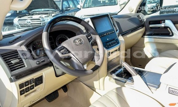 Buy Import Toyota Land Cruiser White Car in Import - Dubai in Al Jazirah State Buy Import Toyota Land Cruiser White Car in Import - Dubai in Al Jazirah State