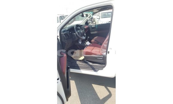 Buy Import Toyota Hilux White Car in Import - Dubai in Al Jazirah State Buy Import Toyota Hilux White Car in Import - Dubai in Al Jazirah State