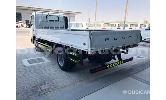 Buy Import Mitsubishi Carisma White Car in Import - Dubai in Al Jazirah State Buy Import Mitsubishi Carisma White Car in Import - Dubai in Al Jazirah State