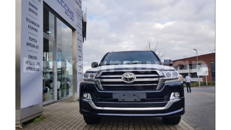 Big with watermark toyota land cruiser al jazirah state import dubai 2656