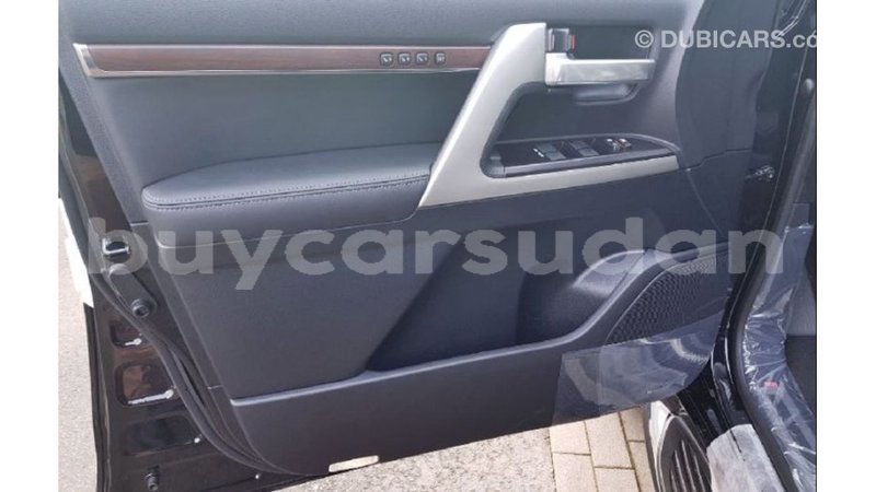 Big with watermark toyota land cruiser al jazirah state import dubai 2656