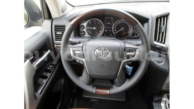 Big with watermark toyota land cruiser al jazirah state import dubai 2656