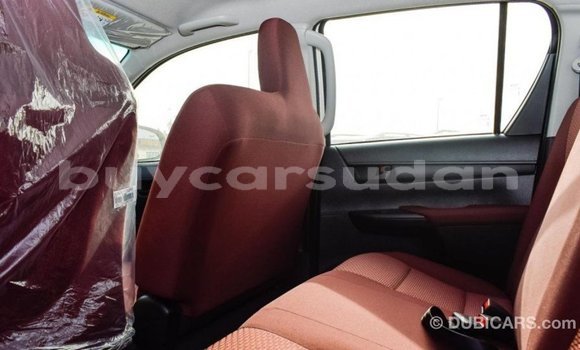 Buy Import Toyota Hilux White Car in Import - Dubai in Al Jazirah State Buy Import Toyota Hilux White Car in Import - Dubai in Al Jazirah State