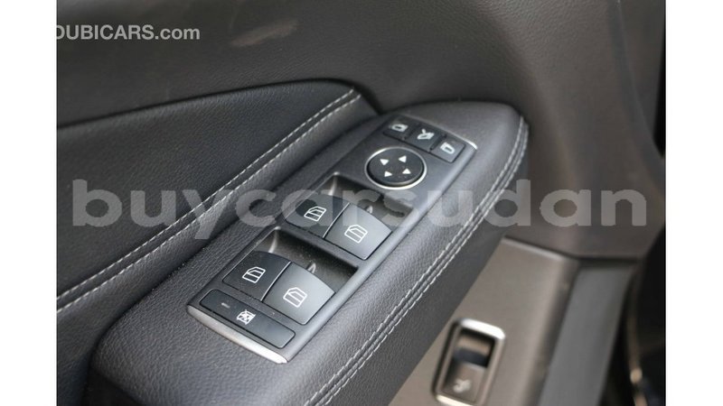 Big with watermark mercedes benz 190 al jazirah state import dubai 2665