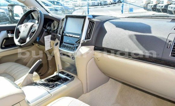 Buy Import Toyota Land Cruiser White Car in Import - Dubai in Al Jazirah State Buy Import Toyota Land Cruiser White Car in Import - Dubai in Al Jazirah State
