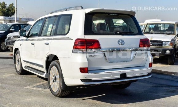 Buy Import Toyota Land Cruiser White Car in Import - Dubai in Al Jazirah State Buy Import Toyota Land Cruiser White Car in Import - Dubai in Al Jazirah State