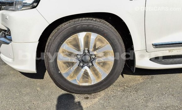 Buy Import Toyota Land Cruiser White Car in Import - Dubai in Al Jazirah State Buy Import Toyota Land Cruiser White Car in Import - Dubai in Al Jazirah State