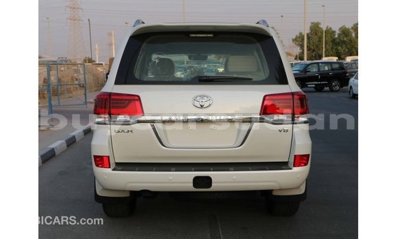 Buy Import Toyota Land Cruiser White Car in Import - Dubai in Al Jazirah State Buy Import Toyota Land Cruiser White Car in Import - Dubai in Al Jazirah State
