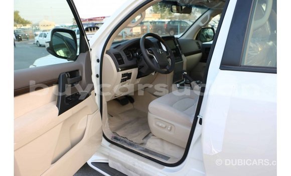 Buy Import Toyota Land Cruiser White Car in Import - Dubai in Al Jazirah State Buy Import Toyota Land Cruiser White Car in Import - Dubai in Al Jazirah State