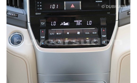 Buy Import Toyota Land Cruiser White Car in Import - Dubai in Al Jazirah State Buy Import Toyota Land Cruiser White Car in Import - Dubai in Al Jazirah State