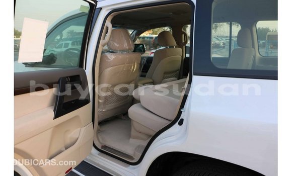 Buy Import Toyota Land Cruiser White Car in Import - Dubai in Al Jazirah State Buy Import Toyota Land Cruiser White Car in Import - Dubai in Al Jazirah State