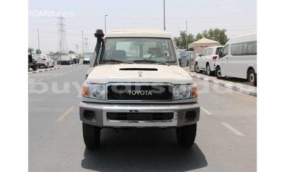 Buy Import Toyota Land Cruiser White Car in Import - Dubai in Al Jazirah State Buy Import Toyota Land Cruiser White Car in Import - Dubai in Al Jazirah State