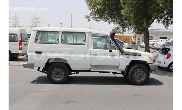 Buy Import Toyota Land Cruiser White Car in Import - Dubai in Al Jazirah State Buy Import Toyota Land Cruiser White Car in Import - Dubai in Al Jazirah State
