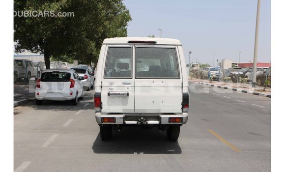 Buy Import Toyota Land Cruiser White Car in Import - Dubai in Al Jazirah State Buy Import Toyota Land Cruiser White Car in Import - Dubai in Al Jazirah State