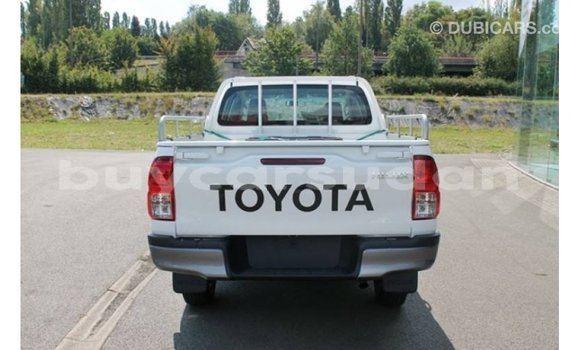Buy Import Toyota Hilux White Car in Import - Dubai in Al Jazirah State Buy Import Toyota Hilux White Car in Import - Dubai in Al Jazirah State