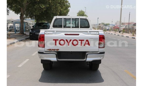 Buy Import Toyota Hilux White Car in Import - Dubai in Al Jazirah State Buy Import Toyota Hilux White Car in Import - Dubai in Al Jazirah State