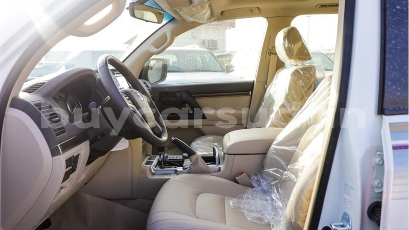 Big with watermark toyota land cruiser al jazirah state import dubai 2680