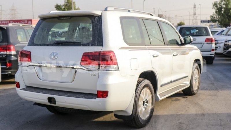 Big with watermark toyota land cruiser al jazirah state import dubai 2680